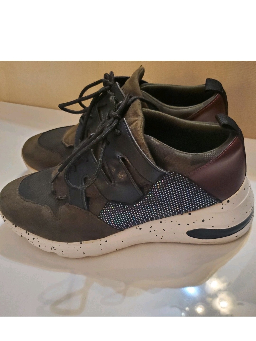 Women's Time & Tru Shoes Size 9 Athletic Wedge Memory Foam Camo Glitter Street